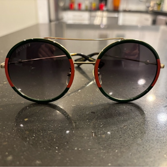 Gucci round green & red women’s sunglasses - Picture 2 of 15